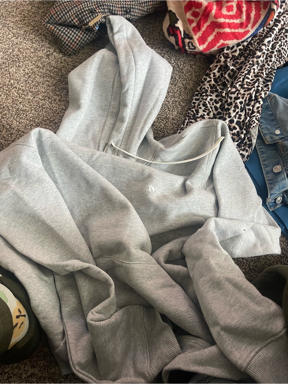 Men’s grey hoodie